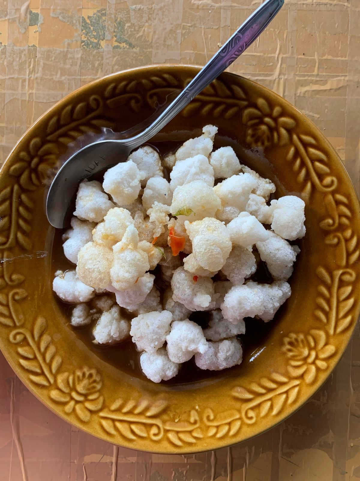 Rujak cireng tanpa buah irisan dicampur kuah rujak bumbu rujak.
