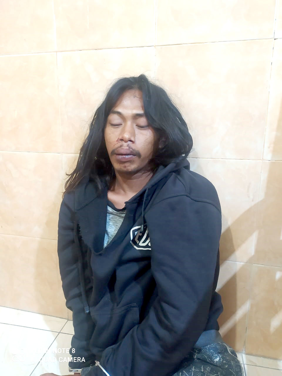MALING: Dio Purnita Nor Cahyono diamanhkan di Mapolsek Sempu untuk menjalani pemeriksaan dari penyidik Jumat (8/3).