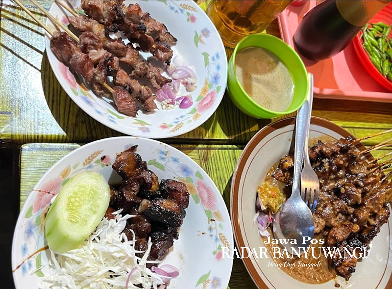 Aneka macam menu sate kambing di warung Pak Jogo yang ada di Jalan Plumpon RT 16 RW 16, Modalan, Banguntapan, Bantul, Yogyakarta.