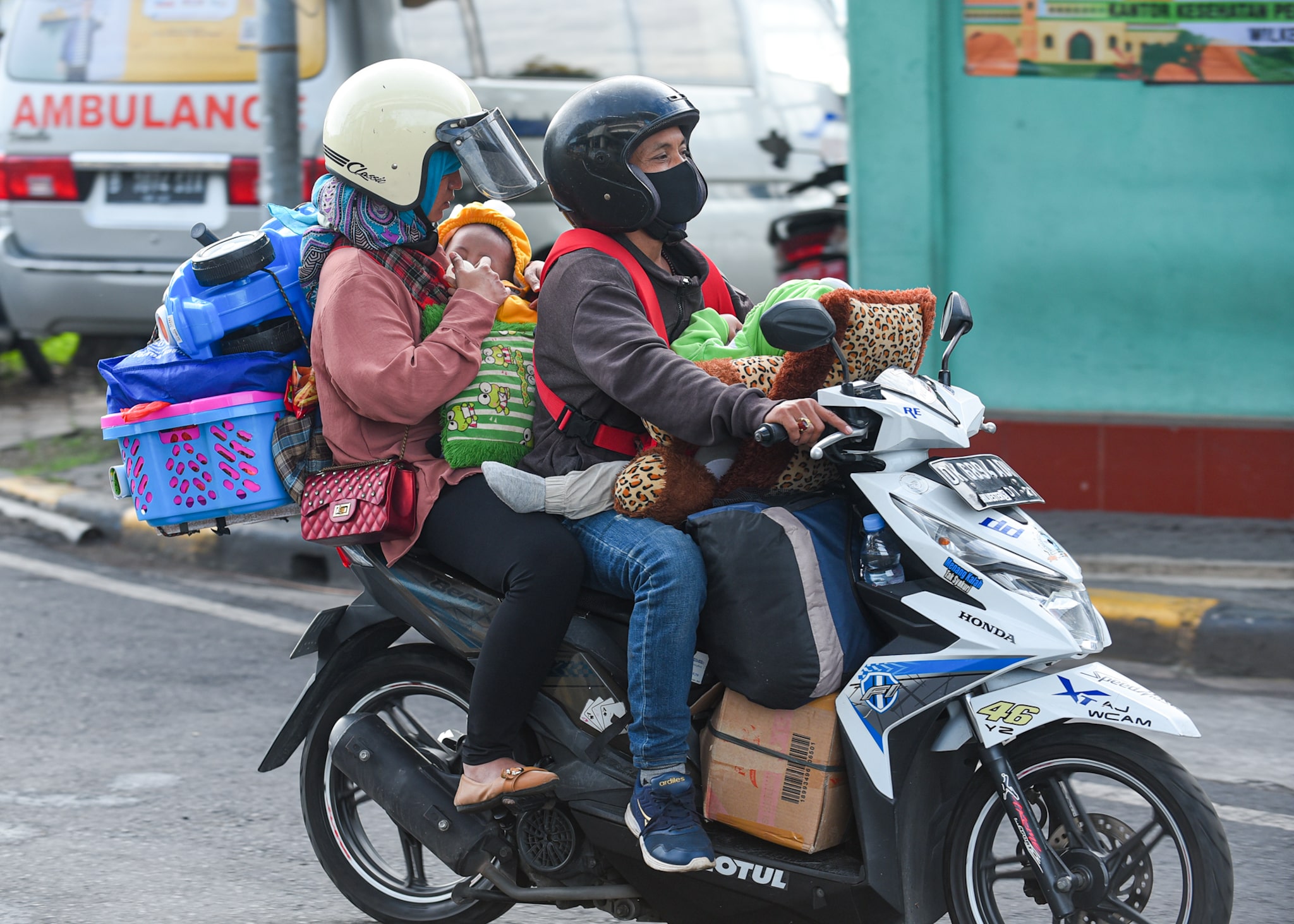 STOP: Mudik menggunakan motor jangan membawa barang bawaan berlebih
