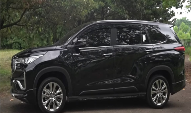 MUDIK NYAMAN: Toyoya Innova bisa menjadi pilihan keluarga mudik aman dan nyaman selama lebaran