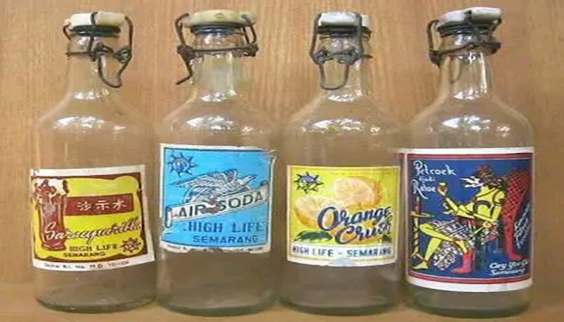 PERNAH JAYA: Botol Limun zaman dahulu yang digandrung anak-anak dan kalangan dewasa di era kejayaannya.