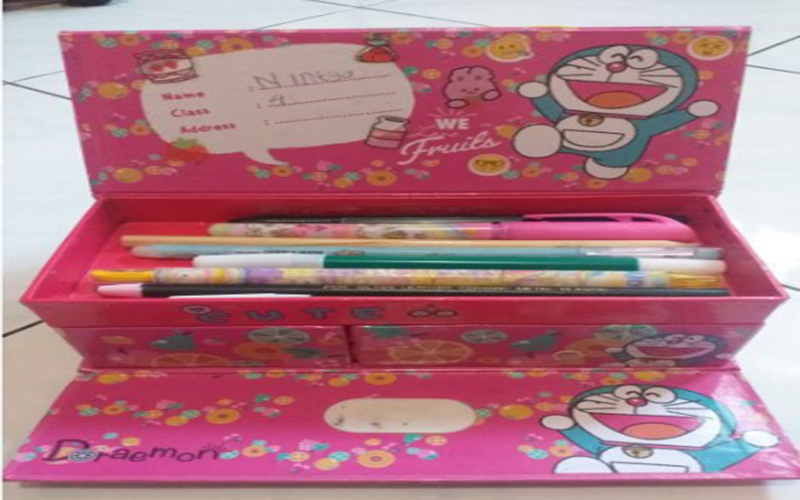 SERBA DORAEMON: Karakter ini banyak menjadi ikon dalam setiap mainan hingga perlengkapan alat tulis anak anak.
