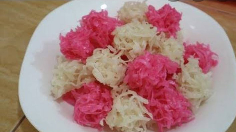 GUGAH SELERA: Berbahan kelapa bisa jadi suguhan lebaran.