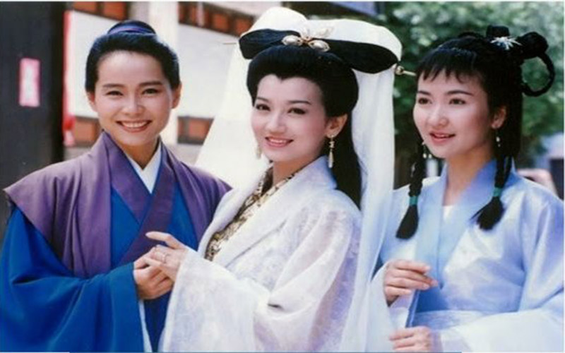 KLASIK: Tiga tokoh utama Pai Shu Chen, Xu Xian dan Xiao Qingdalam Legenda Ular Putih