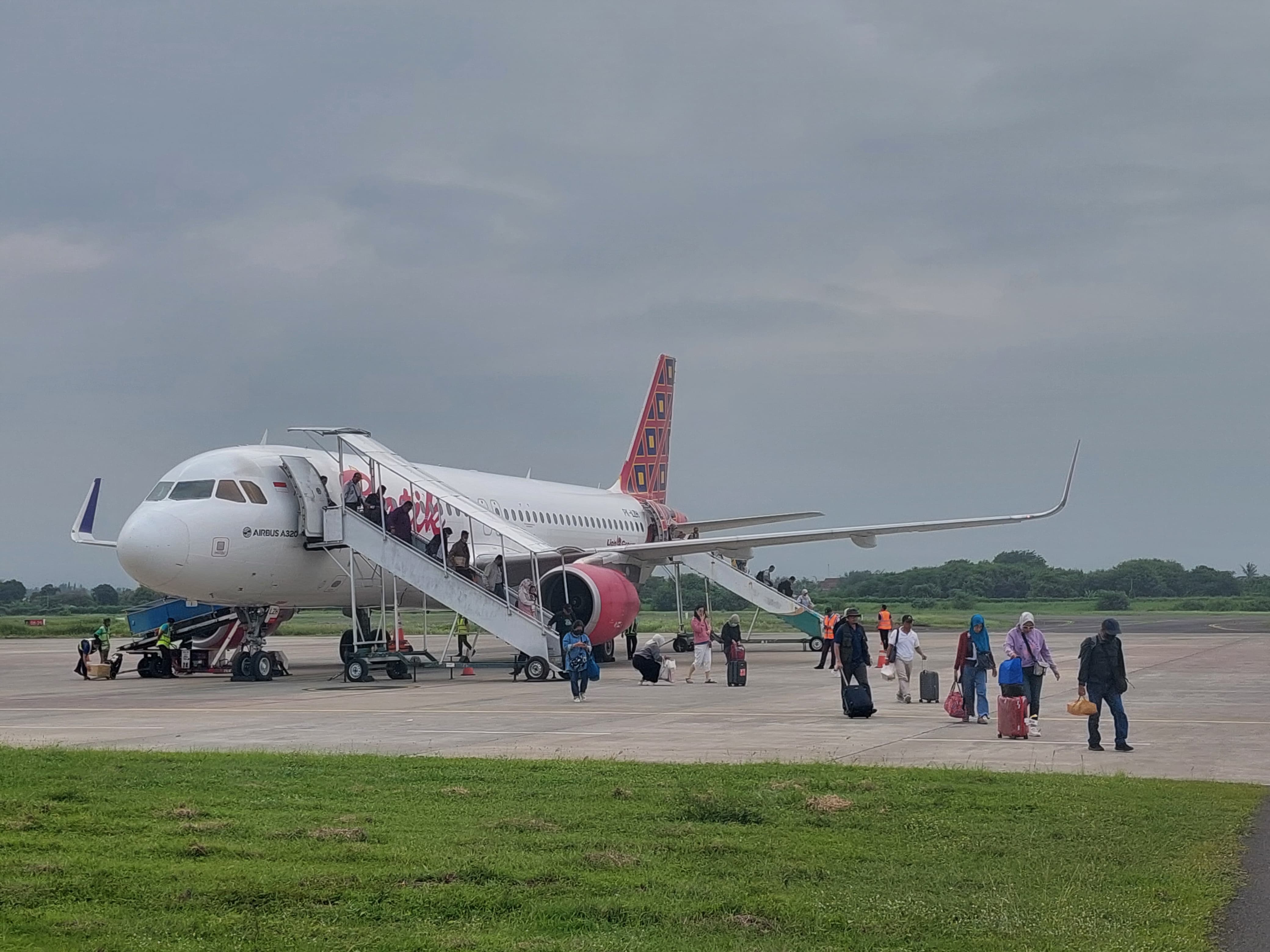 CARI SOLUSI: Mahalnya harga tiket pesawat saat ini menjadi fokus pemerintah