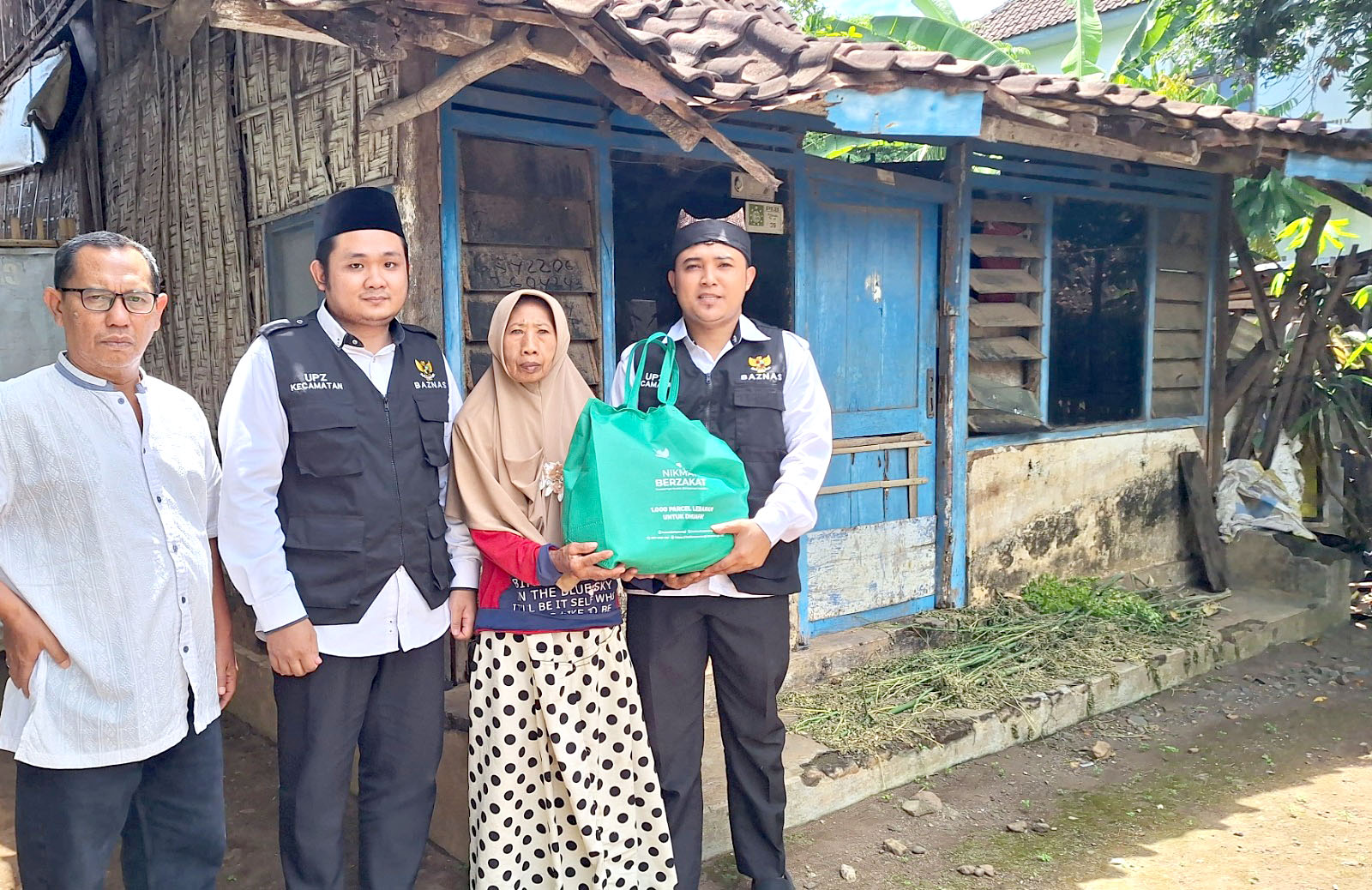 MERATA: Baznas dibantu UPZ kecamatan menyalurkan bingkisan Lebaran kepada duafa yang tersebar di 25 kecamatan se-Banyuwangi.