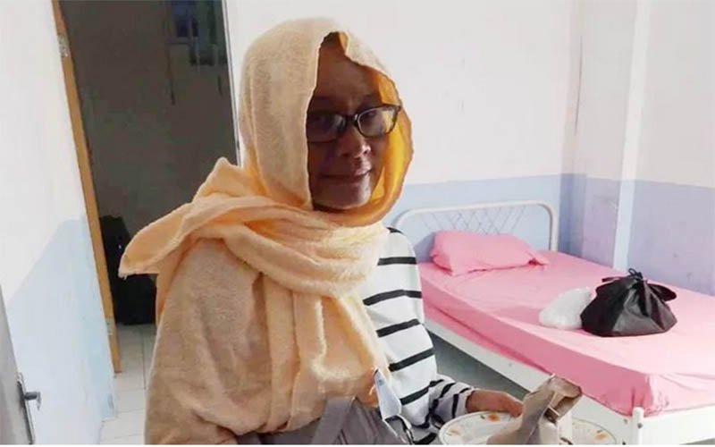 TEROBATI: Rosmini, emak-emak pengemis yang viral maksa meminta sedekah, dibawa ke Pusat Kesehatan Jiwa Nasional (PKJN) Rumah Sakit Jiwa Marzoeki Mahdi (RSMM) Bogor.