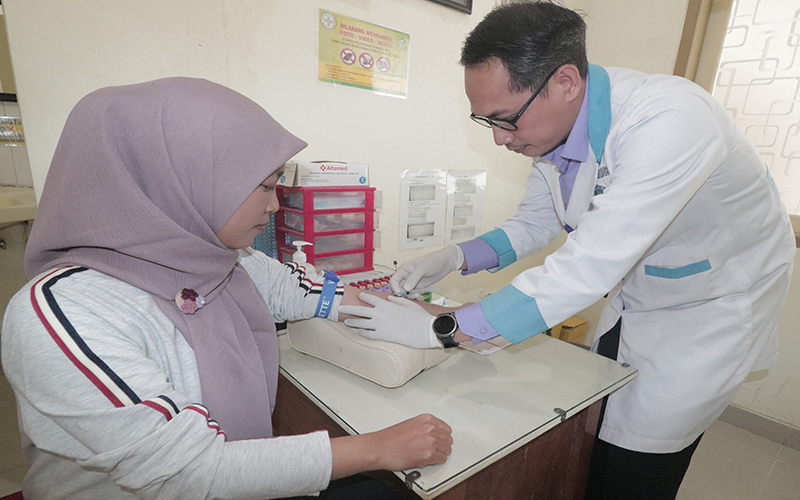 DETEKSI CEPAT: Laboratorium RS Al Huda siap melayani 24 jam untuk deteksi dini DBD dengan pemeriksaan NS1.