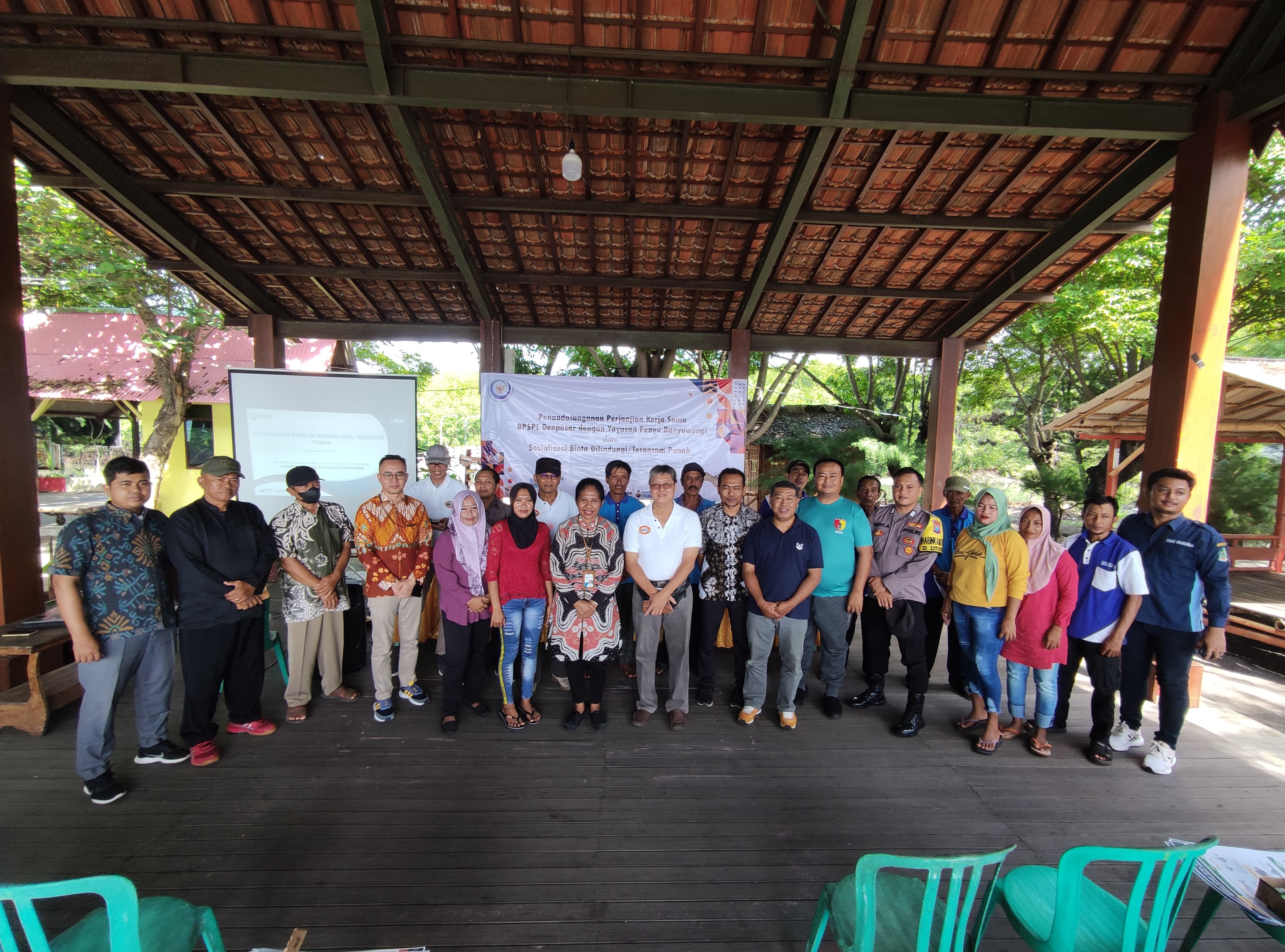 STAKEHOLDER : Peserta sosialisasi biota perairan yang dilindungi oleh BPSPL Denpasar di Pulau Santen Banyuwangi pada Jumat (4/5/2024)