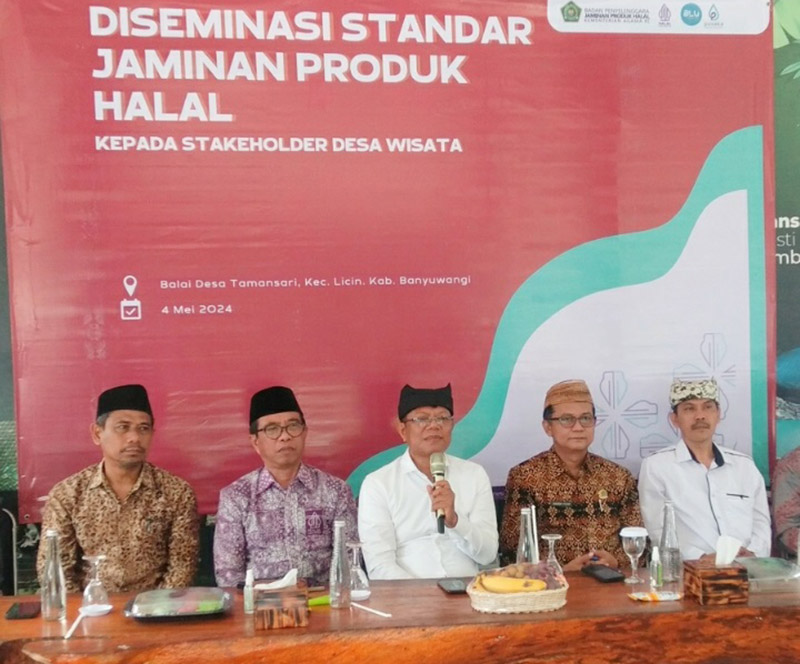 Sosialisasi aksi sinergi Wajib Halal Oktober (WHO) 2024 diikuti 3.000 desa wisata secara serentak di 34 provinsi. Di Banyuwangi acara virtual digelar di Balai Desa Tamansari, Licin, Sabtu (4/5)