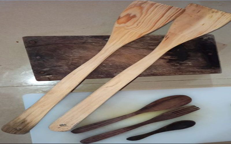 ISOLATOR: Beberapa sutil yang terbuat dari material kayu pilihan yang tahan panas.