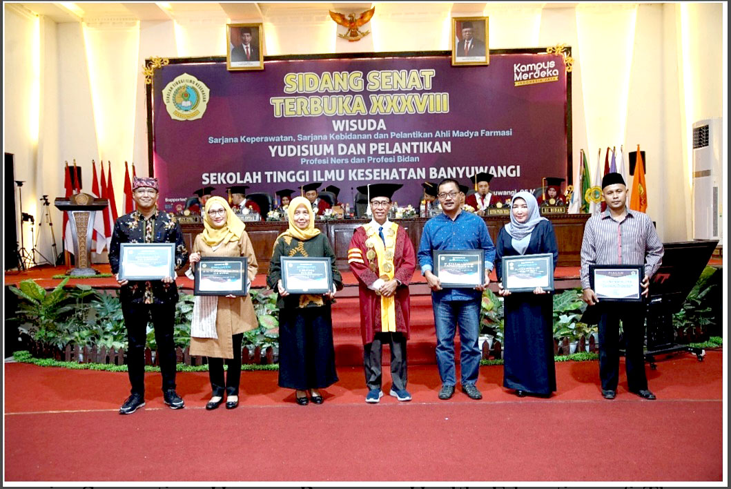 RELASI: Penerima Penghargaan &rdquo;The Commited Leader in Supporting Human Resource Health Education of The Year&rdquo; dari Stikes Banyuwangi.
