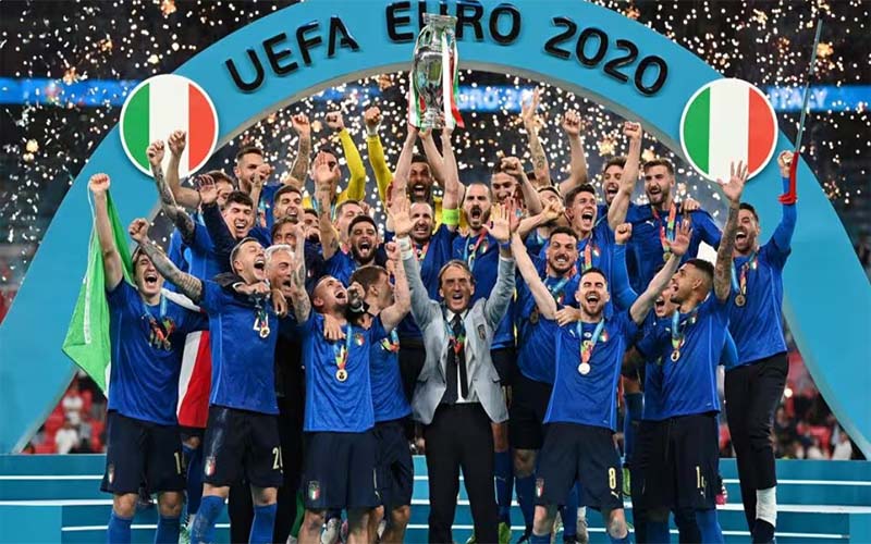 JUARA BERTAHAN: Mampukah Italia menjaga mahkota juara yang diraihnya empat tahun lalu