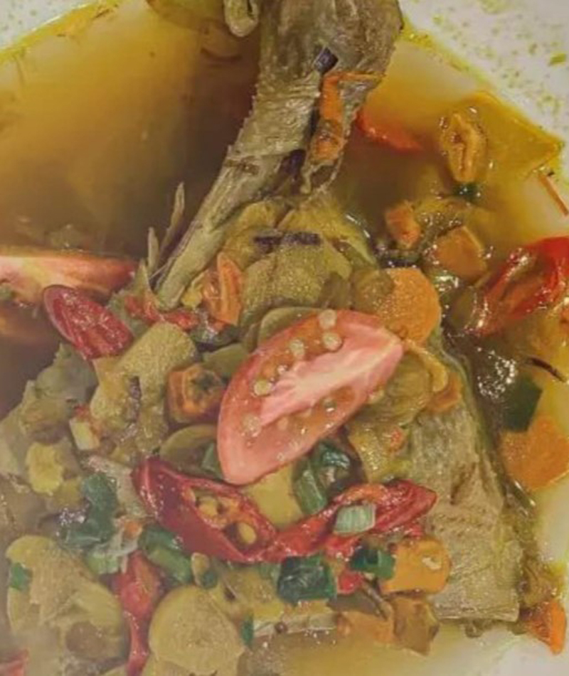 KAYA RASA: Menu geseng entok dimasak dengan beragam dengan bumbu lokal.  KAYA RASA: Menu geseng entok dimasak dengan beragam dengan bumbu lokal.