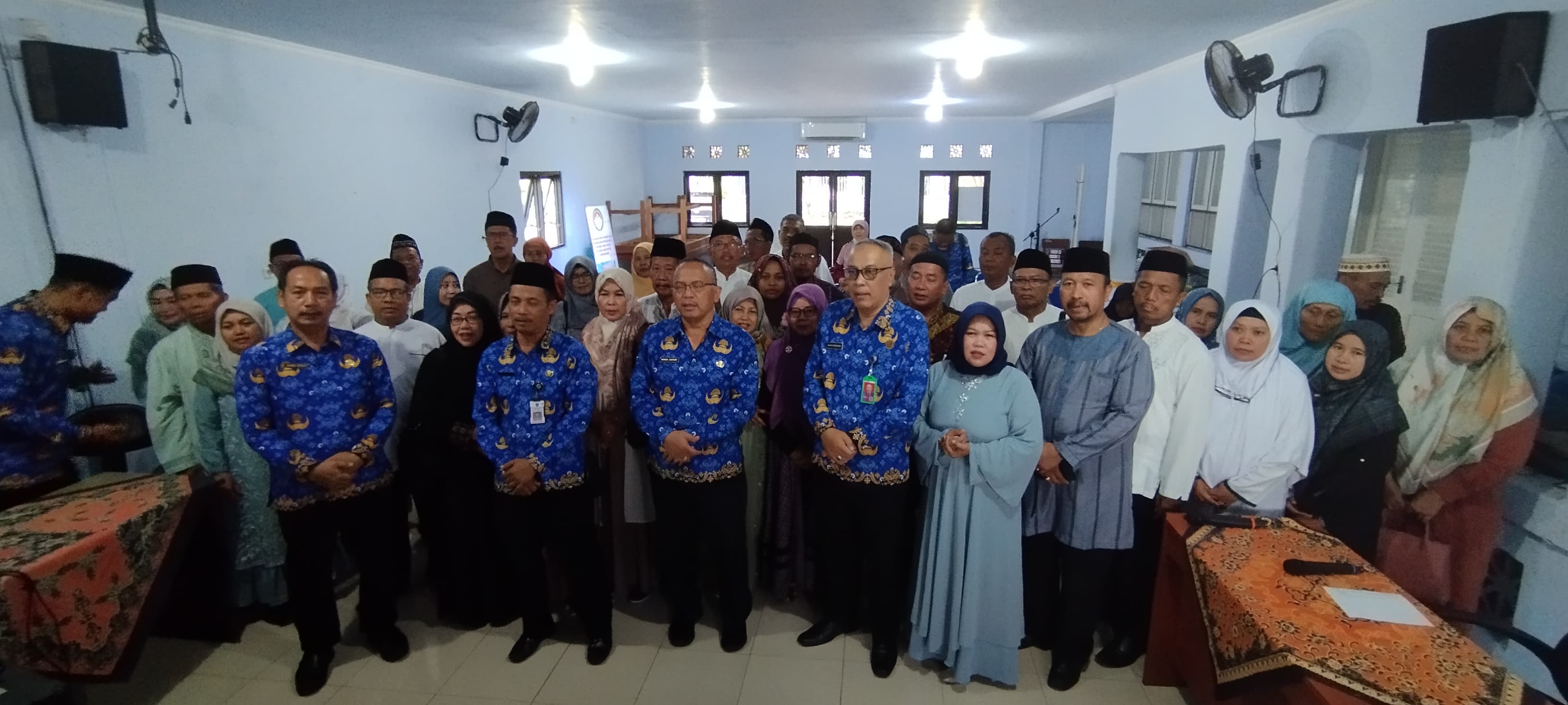 IDABAH : Jajaran Cabdindikprov Jatim Wilayah Banyuwangi yang akan menunaikan ibadah haji setelah pertemuaan koordinasi