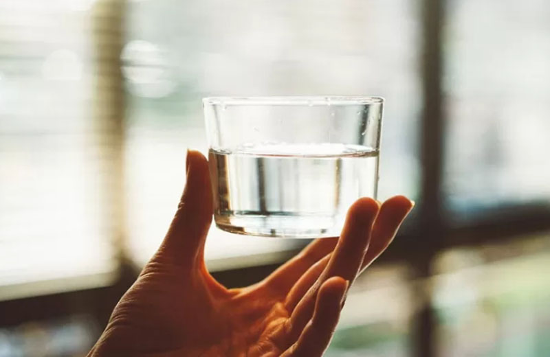 TUNGGU JANJI: Jemaah haji Banyuwangi tahun lalu menagih sisa kuota air zamzam