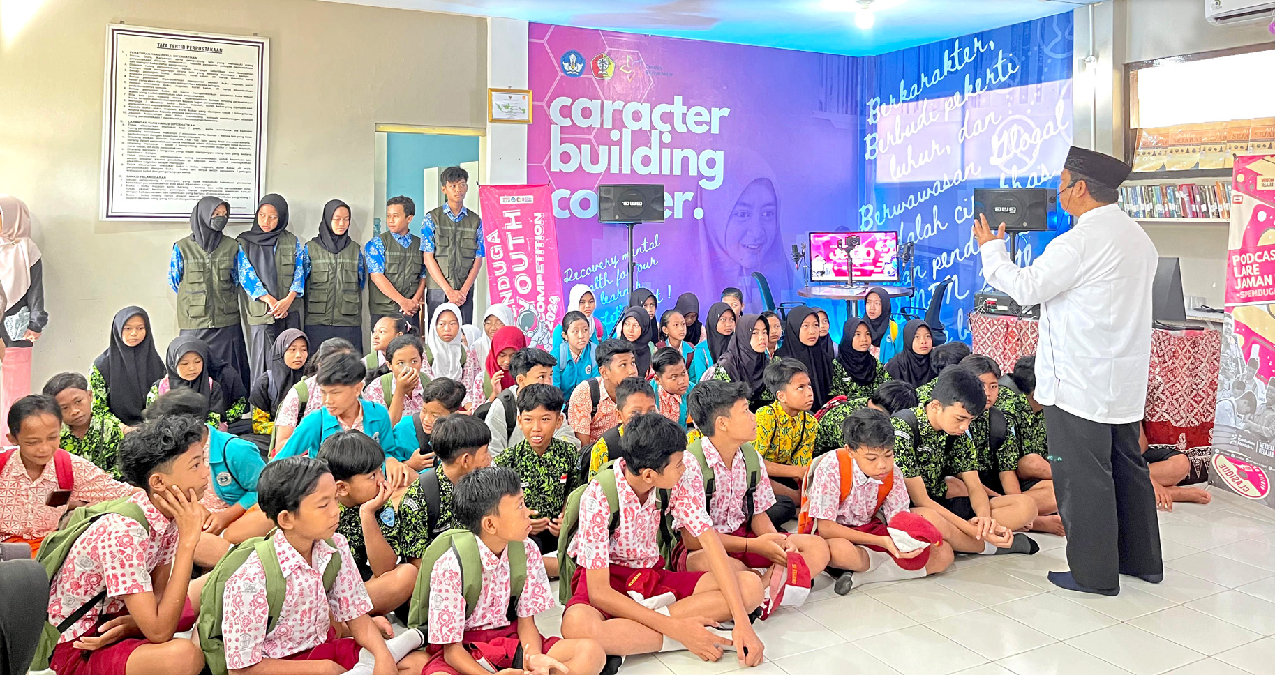 Kepala SMPN 2 Glagah Karyono SPd MT saat membuka Jago IT Batch 2 yang diikuti oleh 250 siswa dari sejumlah SD di wilayah Kecamatan Glagah, Licin, Giri, hingga Kabat Rabu (29/5).