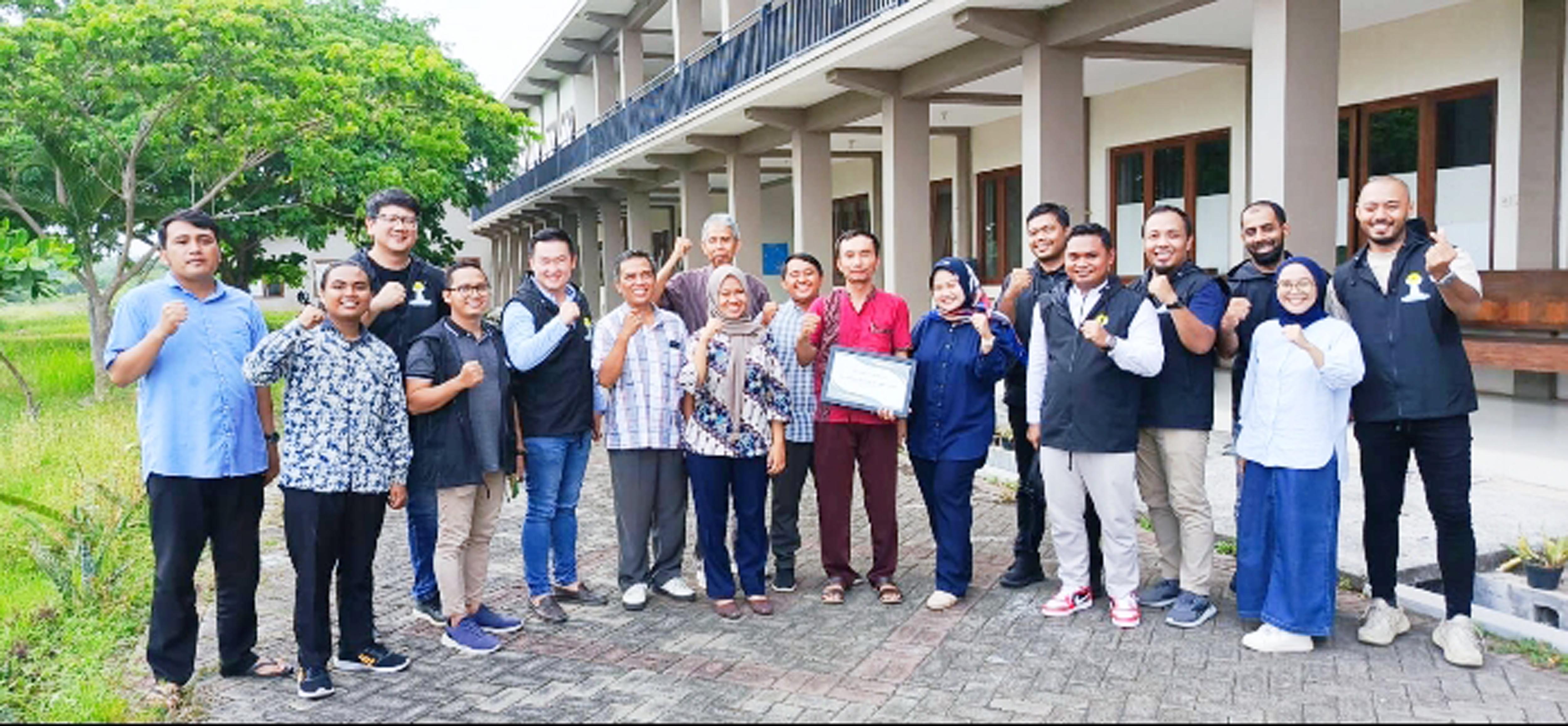 SALAM HIPMI: Pengurus BPC Hipmi Banyuwangi saat melakukan kunjungan dalam rangka goes to school ke Politeknik Masamy International (Polmain) Bayuwangi, beberapa waktu lalu.