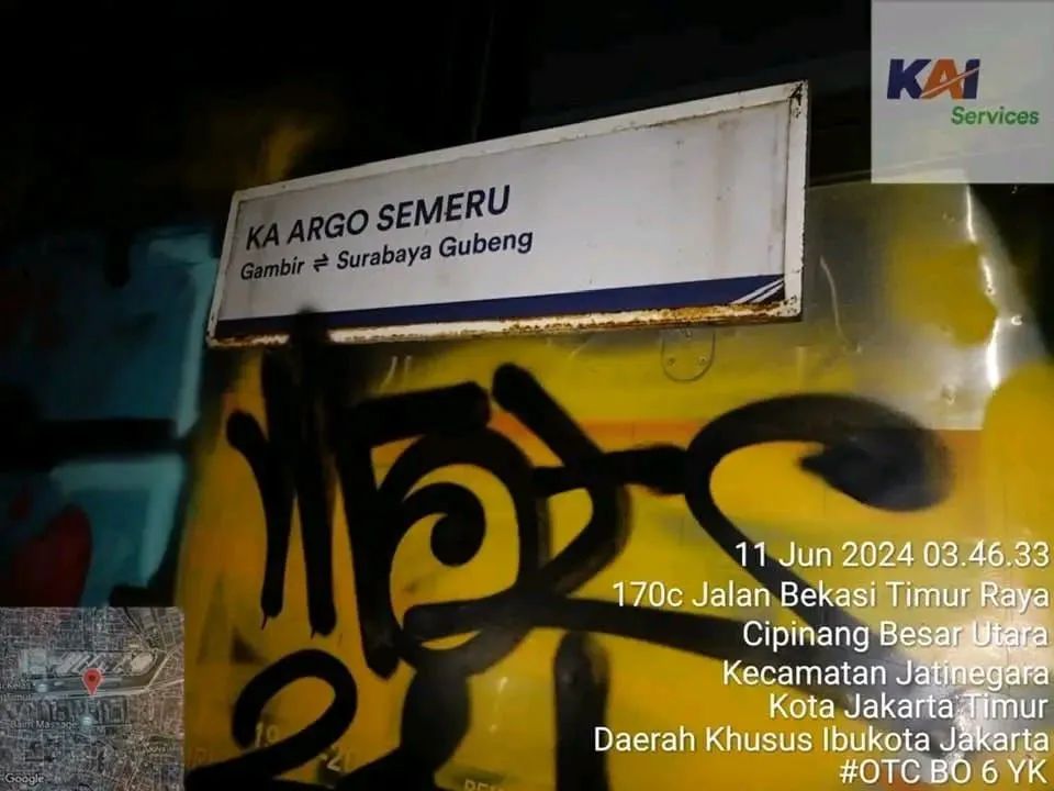 Sarana KA Argo Semeru jadi sasaran aksi vandalisme saat terparkir di Depo Cipinang, Selasa (11/6).
