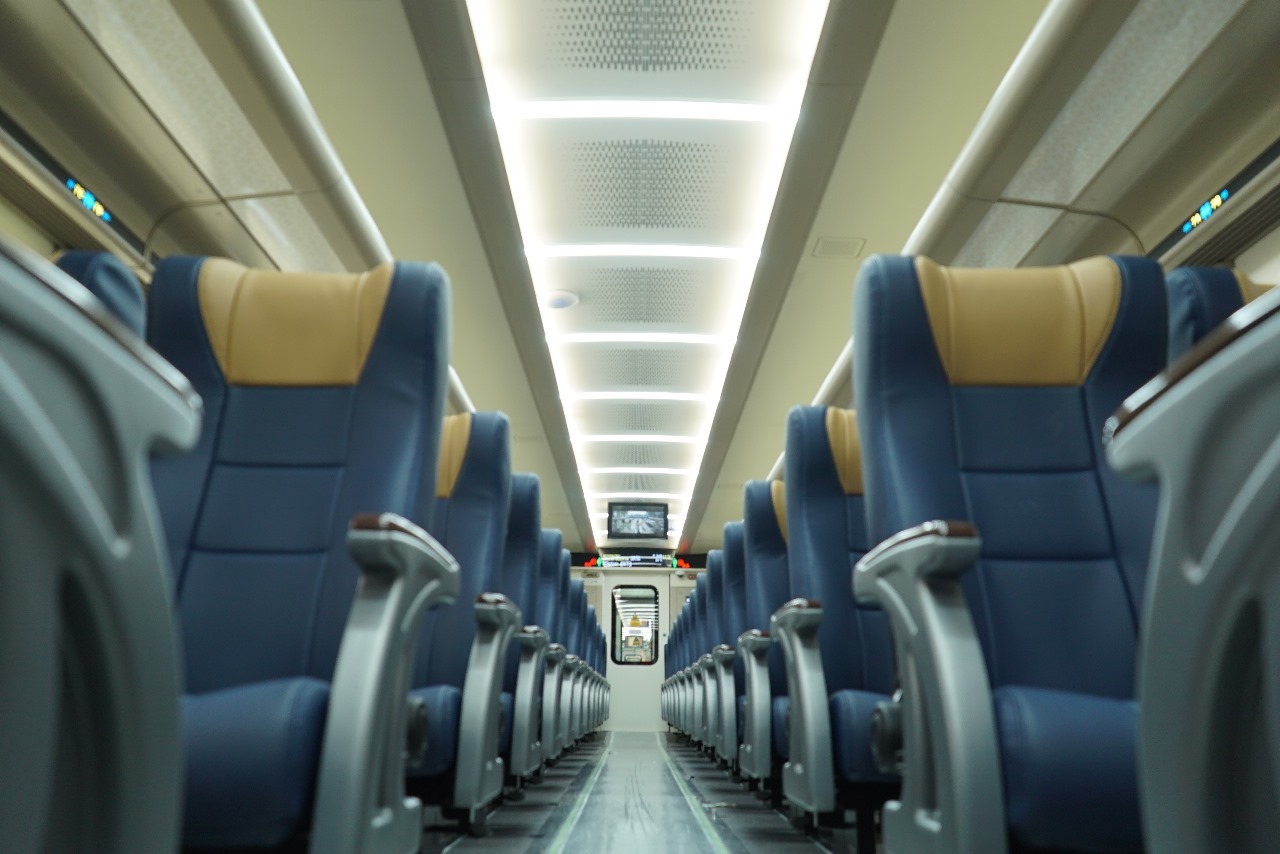 Interior kereta ekonomi stainless steel new generation.