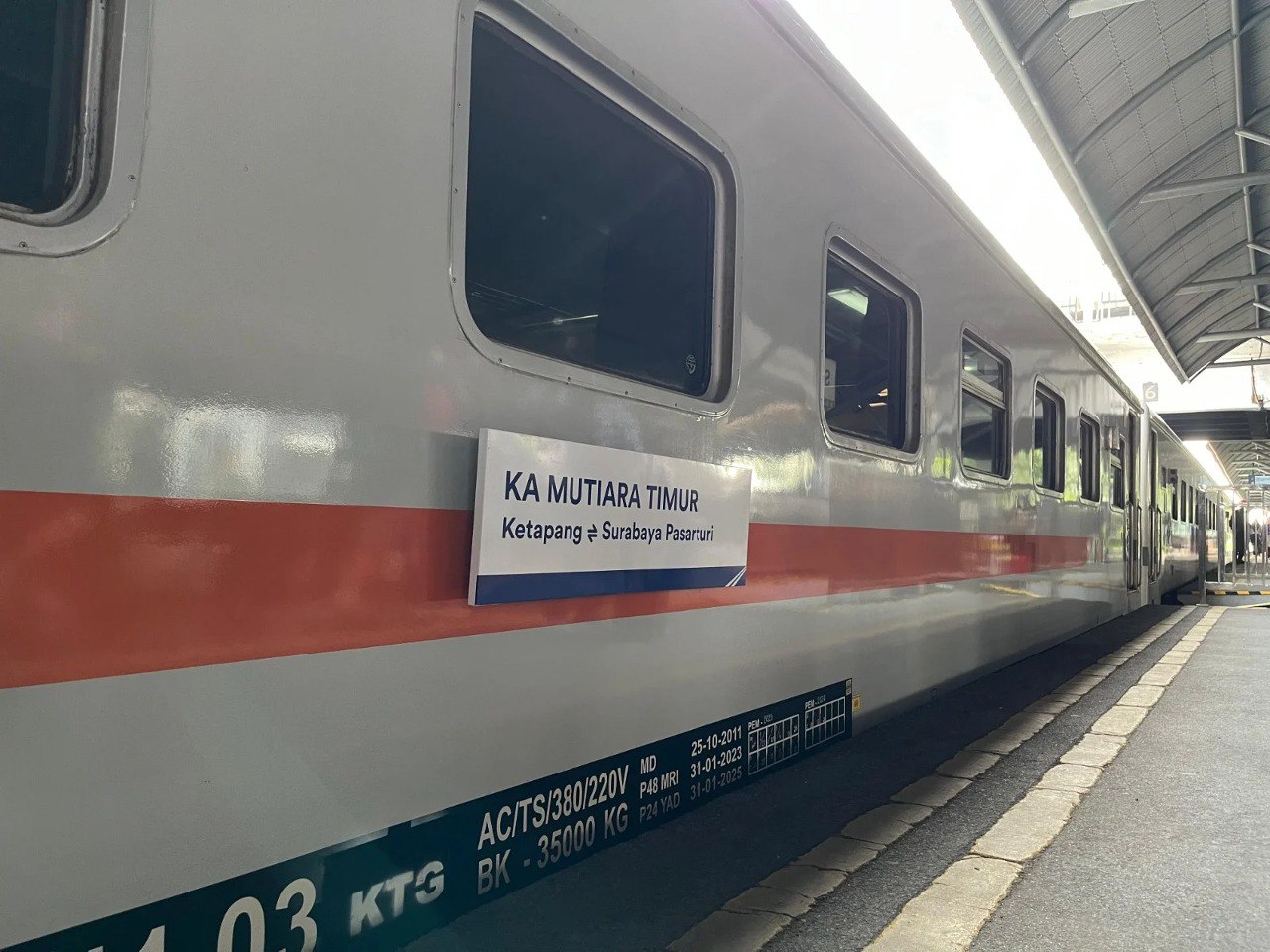 Kereta Api Mutiara Timur diperpanjang operasionalnya untuk mengantisipasi penumpang jelang liburan sekolah.