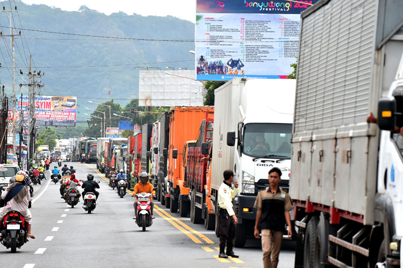 Akhir Juli diprediksi akan menjadi puncak tumpukan kemacetan di titik Banyuwangi karena 3 faktor. Yakni TDBI, Gumitir tutup 2 bulan, Ketapang macet horor.