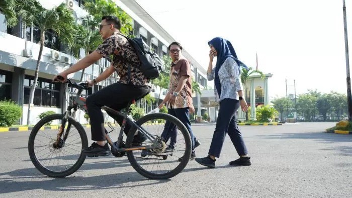 Karyawan PT KAI Daop 8 Surabaya wajib pakai kendaraan ramah lingkungan setiap Selasa.