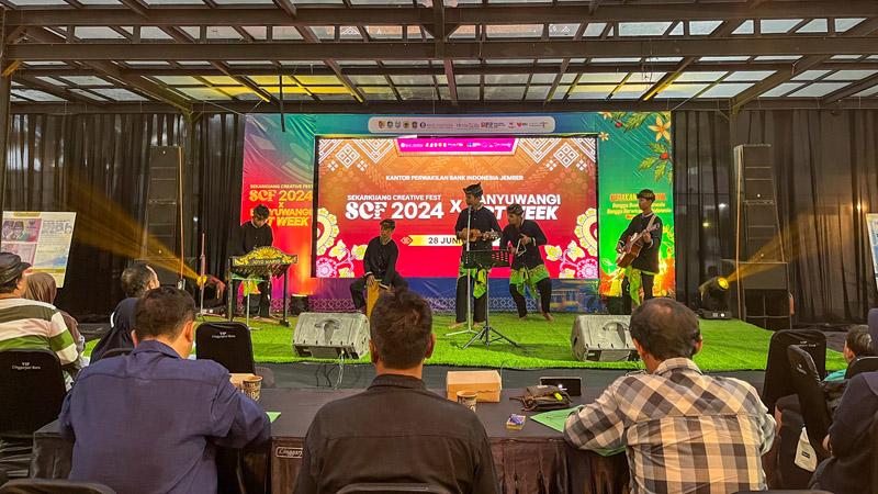 PRODUK KREATIF: Event Banyuwangi Art Week &&nbsp;Sekarkijang Creative Festival didukung penuh oleh Bank Indonesia (BI) Kantor Jember. Ada ratusan produk dari 56 UMKM yang berasal dari Banyuwangi
