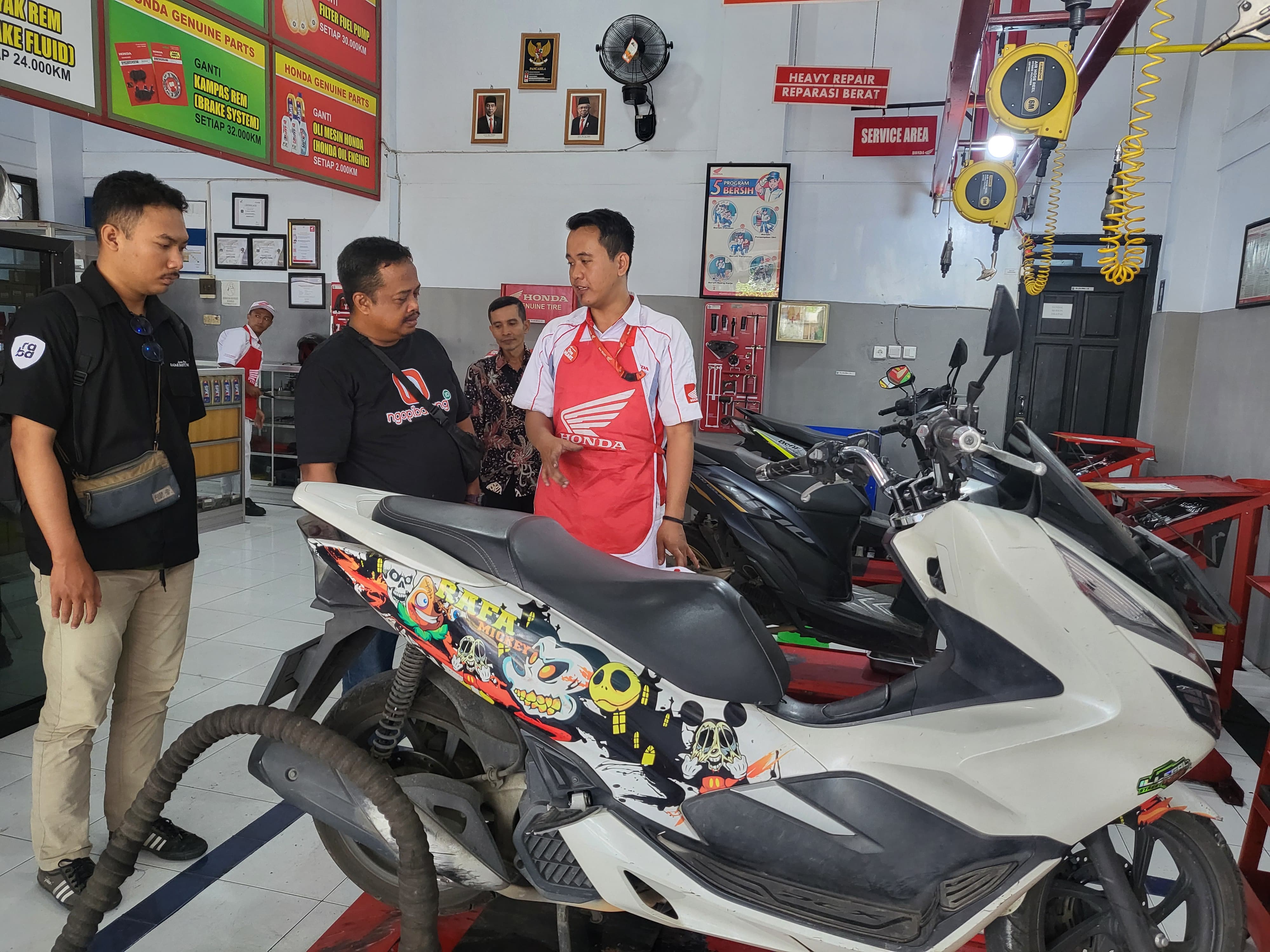 Lewat Program Skena Garage, MPM Honda Jatim Ajak Jurnalis Rasakan Layanan Pos AHASS TEFA di SMK Muhammadiyah 2 Genteng, Banyuwangi.&nbsp;