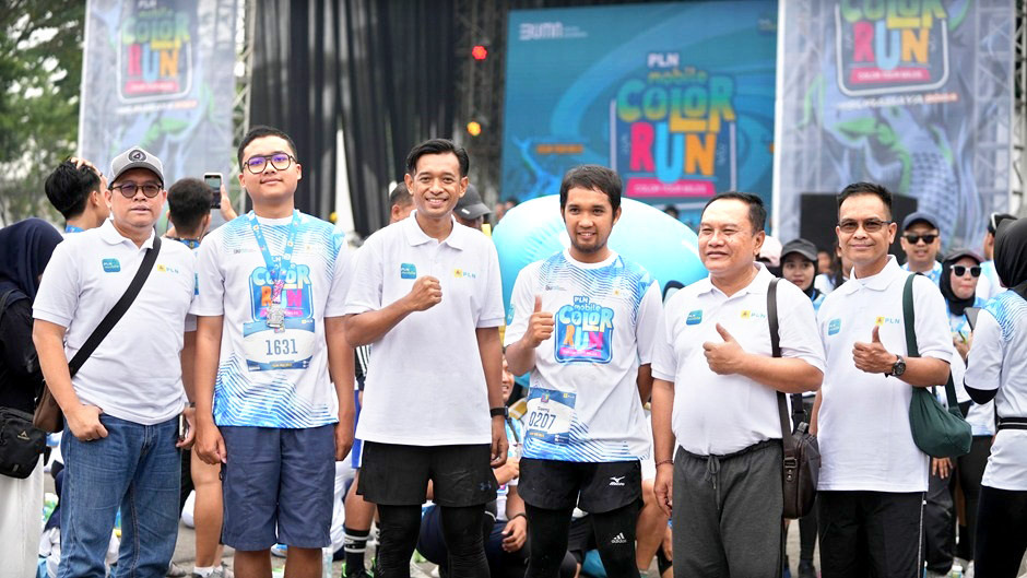 Jajaran Manajemen PT PLN (Persero) UIP JBTB menghadiri undangan dari PT PLN (Persero) UID Jatim dalam acara PLN Mobile Color Run Surabaya 2024.