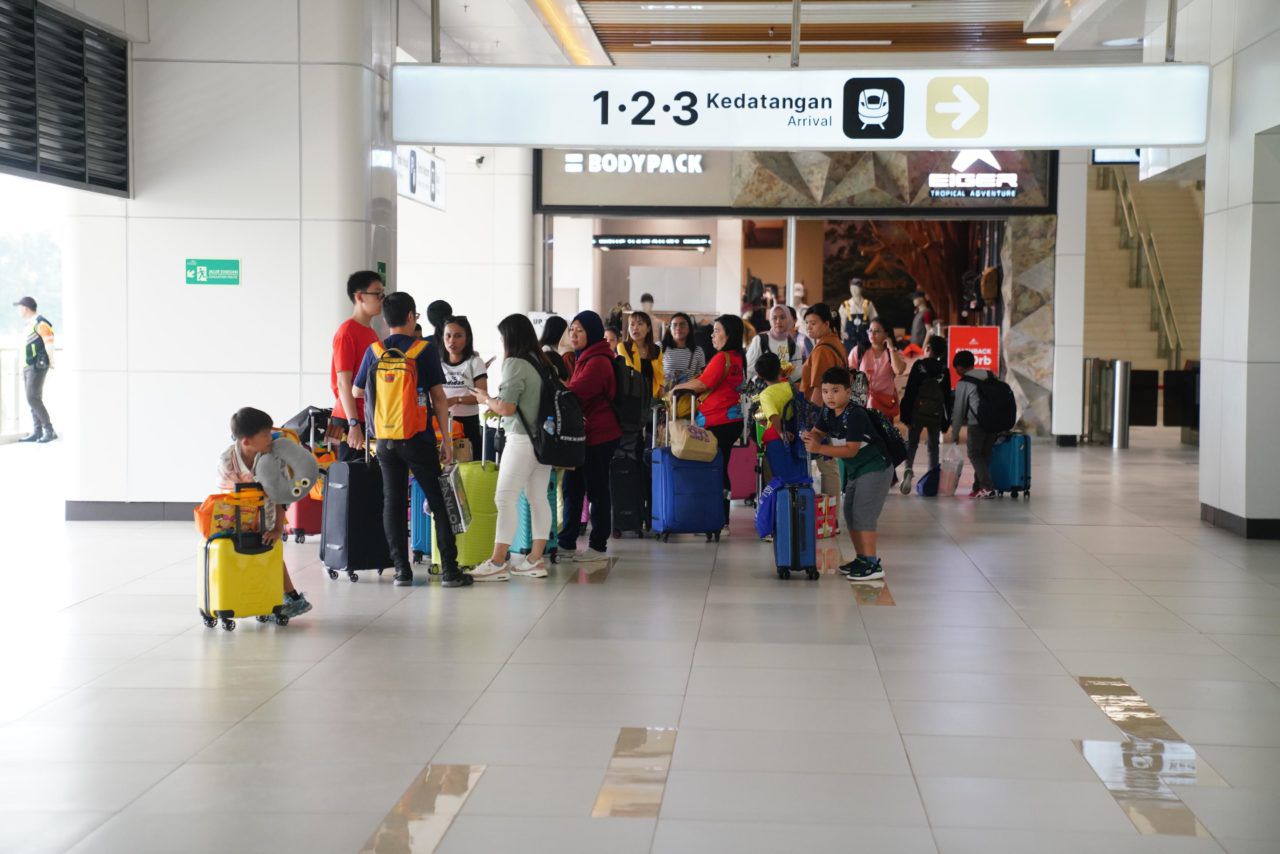 Penumpang kereta cepat Whoosh terus meningkat saat masa liburan sekolah.