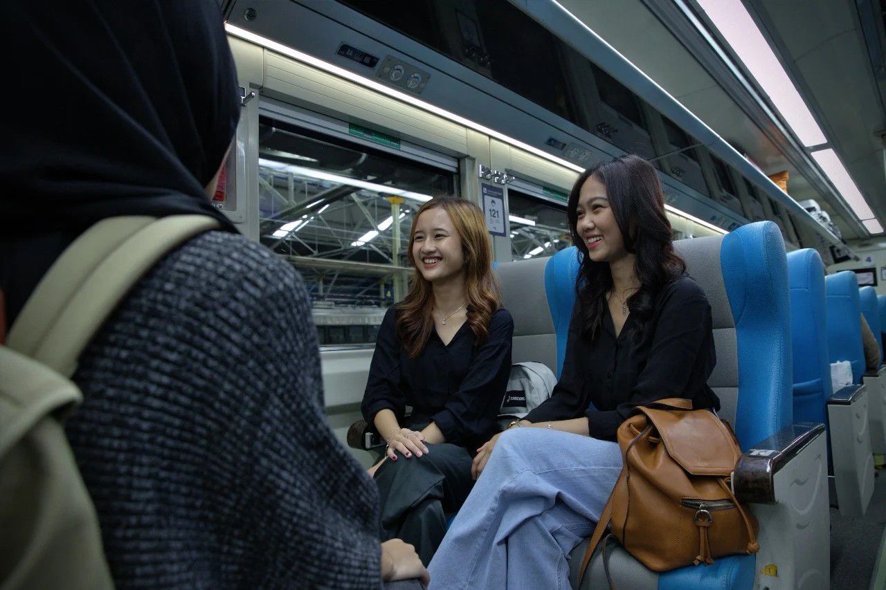 Ilustrasi penumpang kereta api.