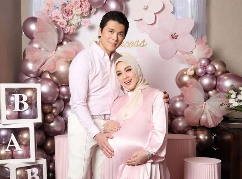 BERBAHAGIA: Princess Syahrini dan Reino Barack