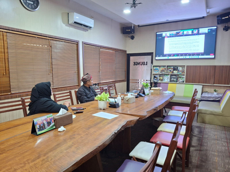 MEMANFAATKAN TI: Peserta Jagoan Tani mengikuti post program secara daring Jumat (9/8).