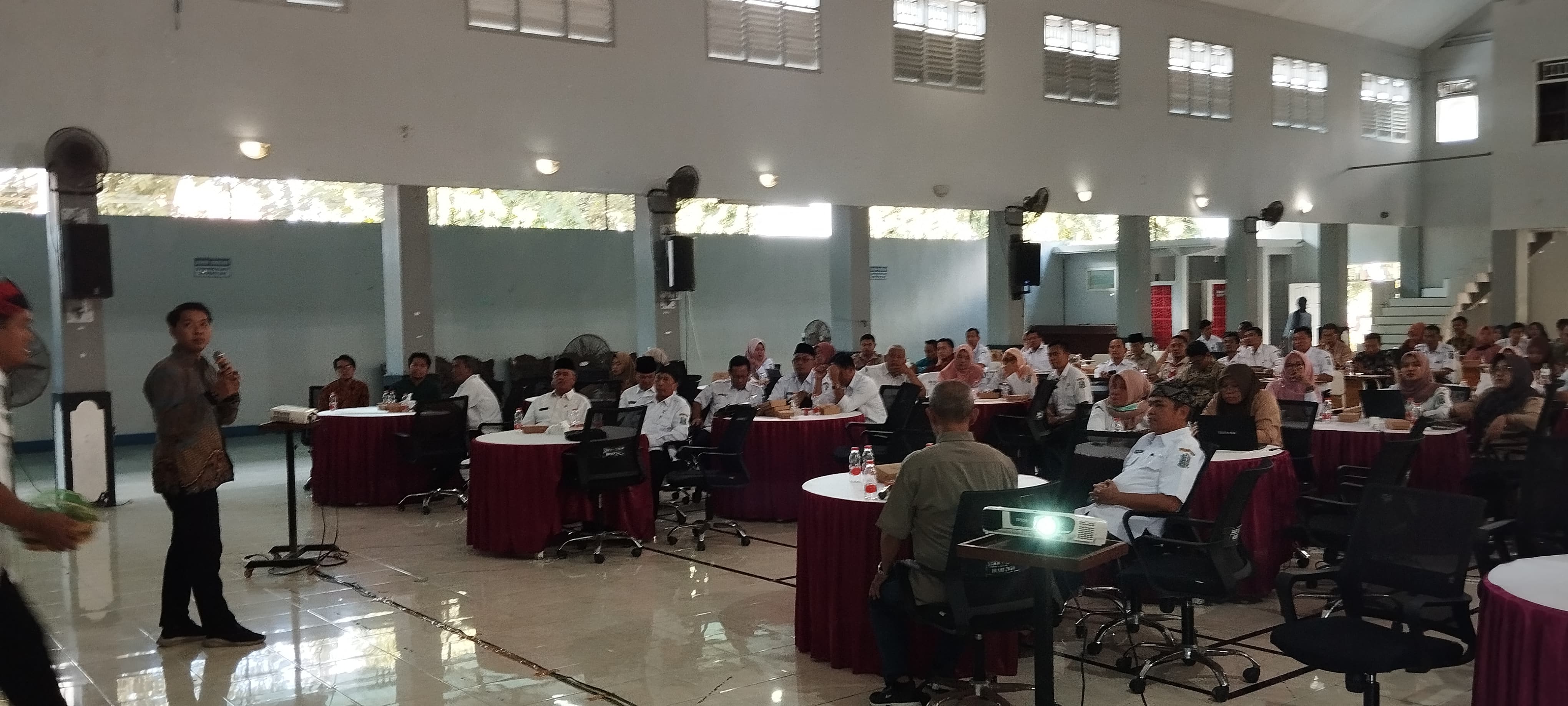 PENINGKATAN MUTU : Workshop tentang instrument baru akreditasi dengan narasumber BAN PDM Jawa Timur di kalangan Cabdindikprovjatim wilayah Banyuwangi pada Selasa (13/8/2024)