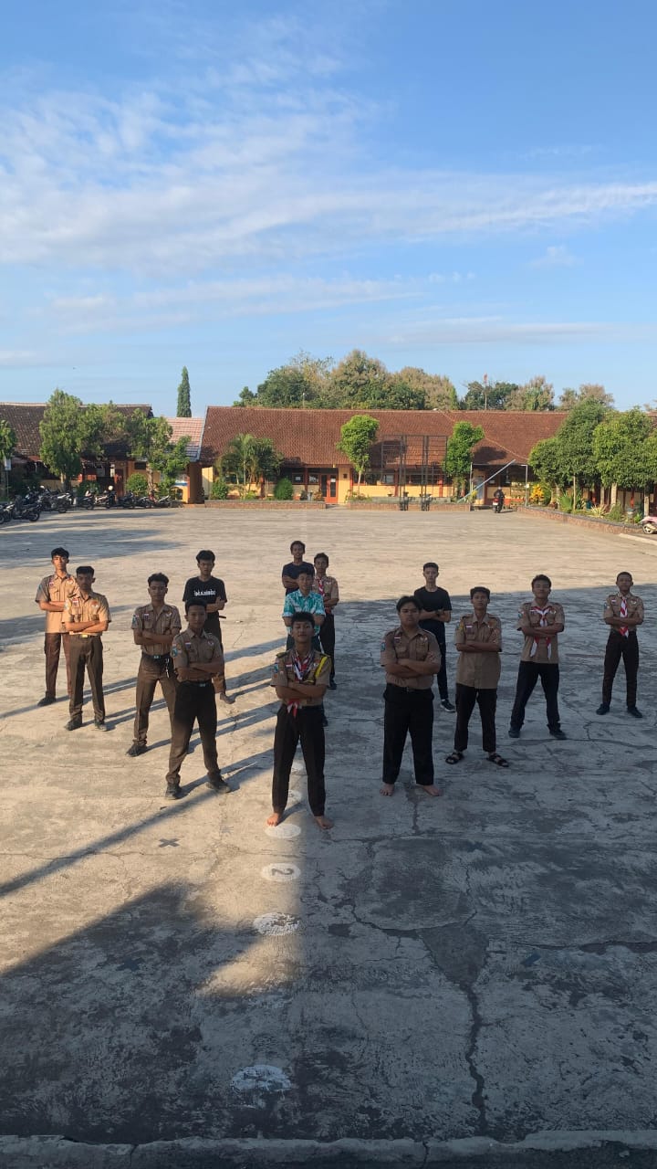 KEREN : REgu SMAN 1 Rogojampi Taruna Budaya siap meramaikan Lomba Kreasi Baris-Berbaris (LKBB) 2024