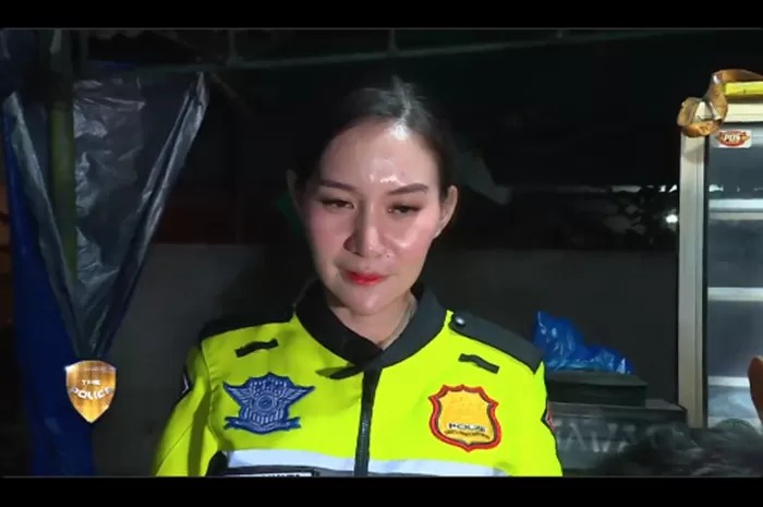 Tangkapan layar video viral Polwan Brigadir Putri Cikita.