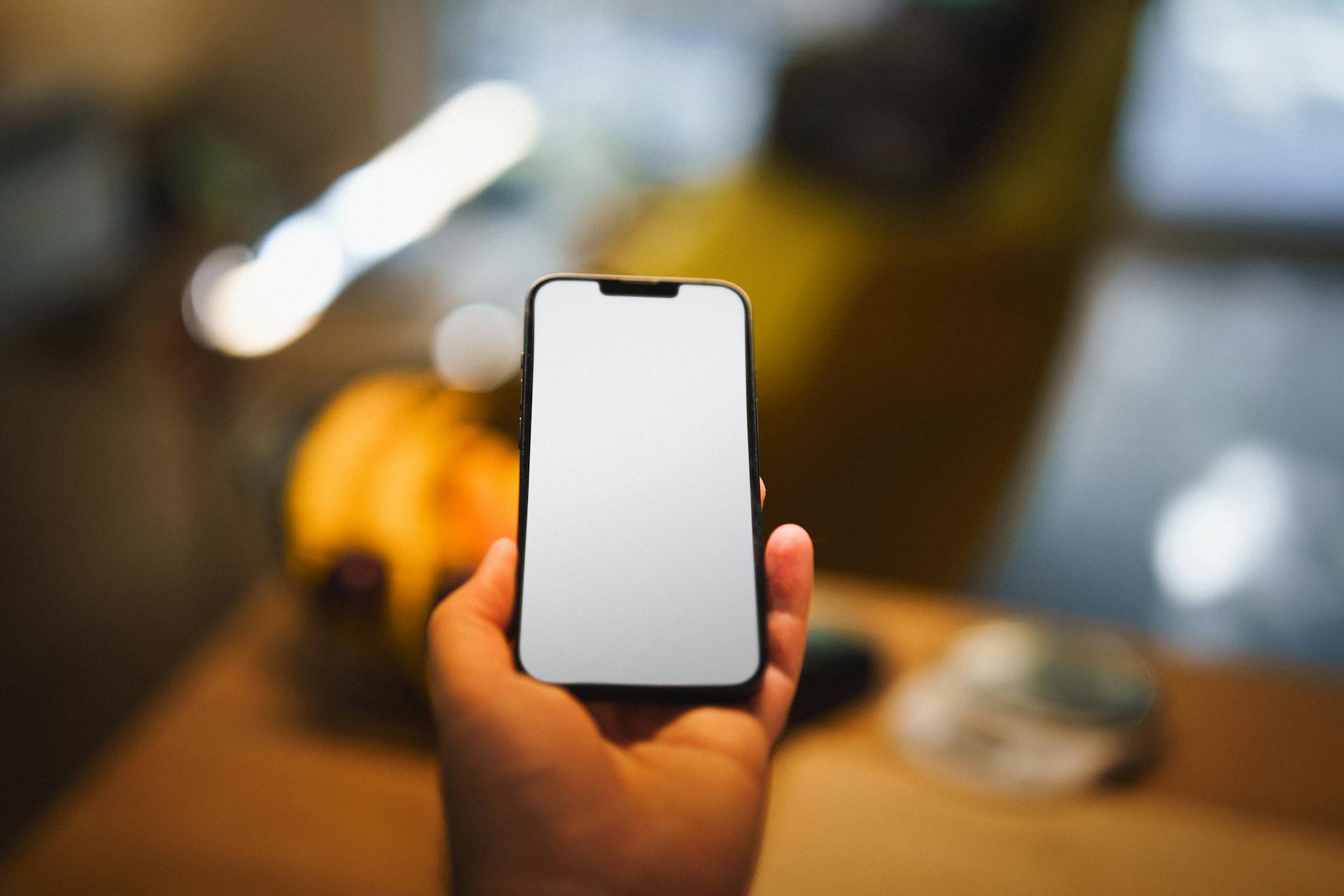 Ilustrasi iPhone terbaru produksi Apple.