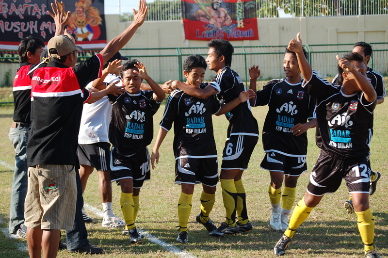 NAIK TURUN: Skuad Persewangi Junior sempat jadi tulang punggung di kompetisi Divisi I 2008/2009