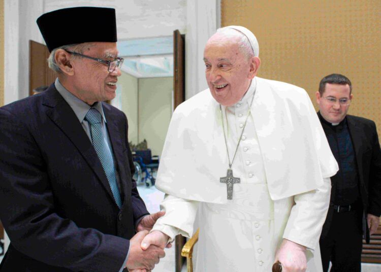Kunjungan Paus Fransiskus diharapkan mampu membangun rasa saling percaya antar umat beragama.