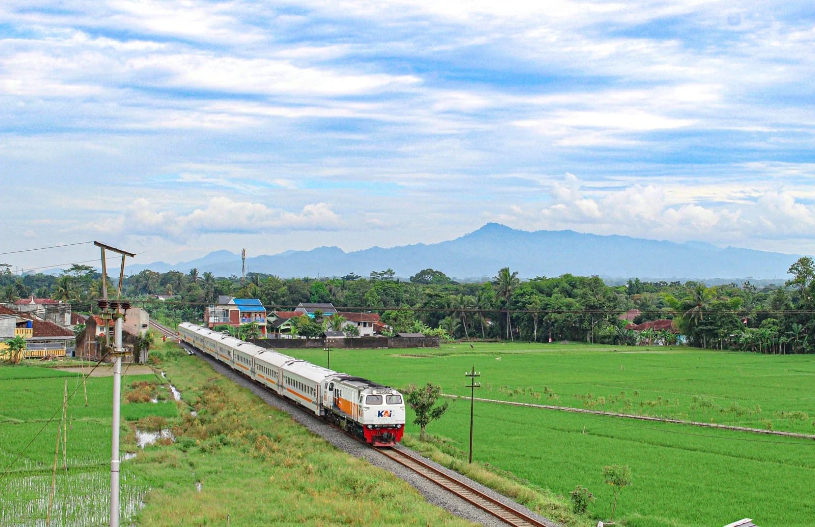 KAI Group mengangkut jutaan penumpang sejak awal tahun ini.