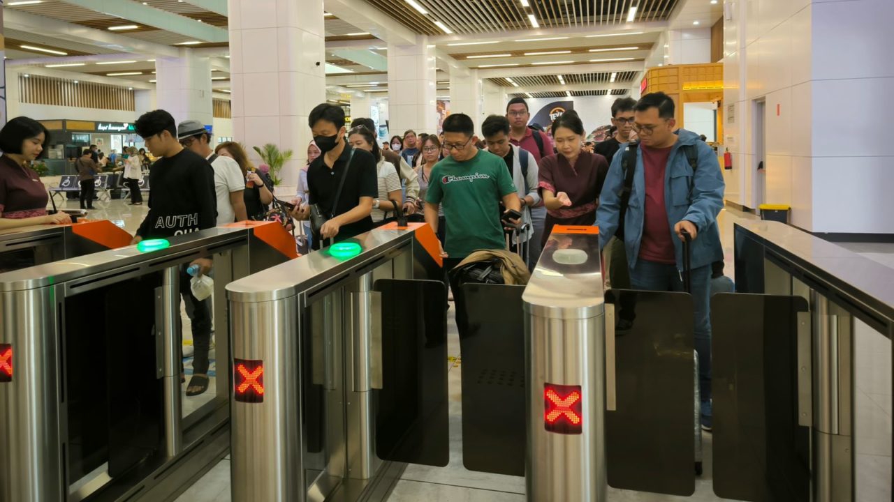KCIC mempersiapkan 48 perjalanan kereta cepat setiap hari saat libur panjang Maulid Nabi Muhammad SAW.