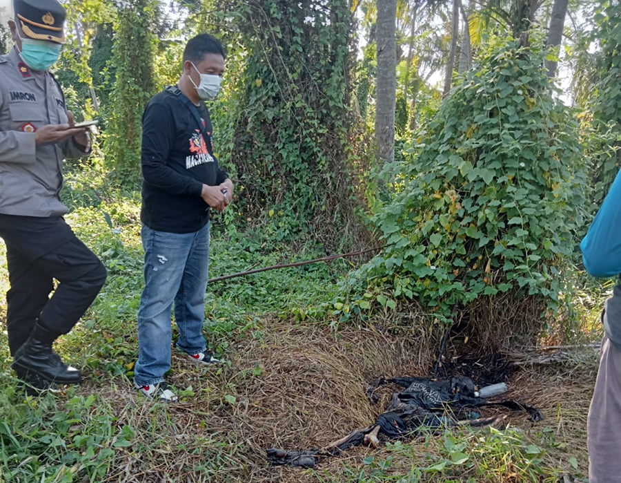 Mayat tinggal tulang belulang ditemukan warga  Dusun Kampung Lor, Sukojati, Banyuwangi.