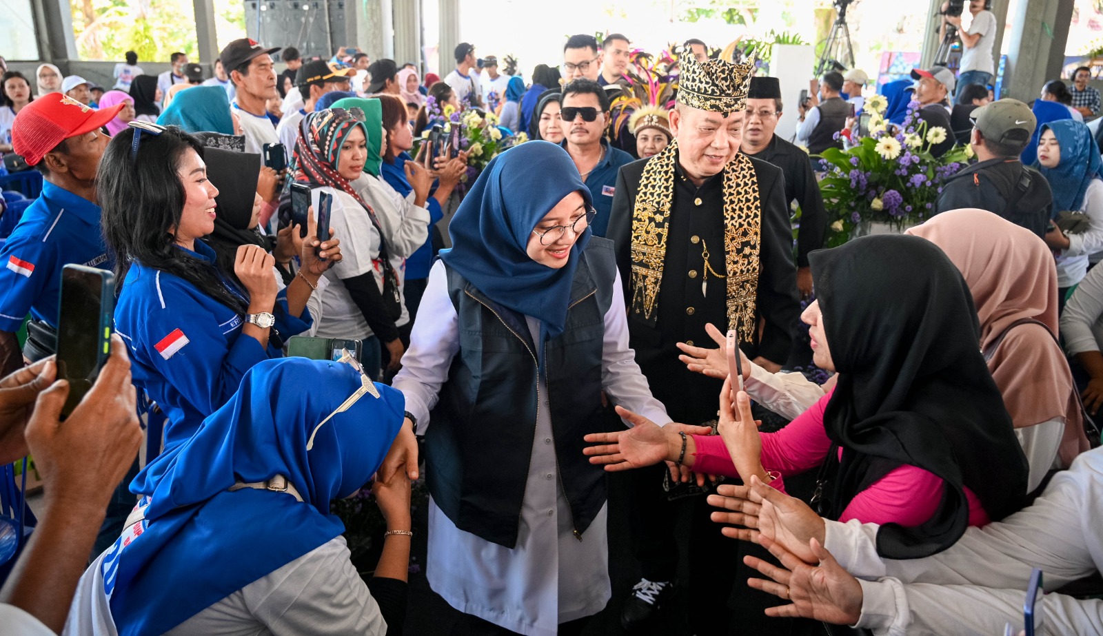 Hadir dalam acara itu, Ketua DPC Partai Demokrat Banyuwangi Michael Edy Hariyanto, pasangan calon bupati dan wakilnya Ipuk Fiestiandani-Mujiono, ketua parpol, serta sejumlah tokoh agama.