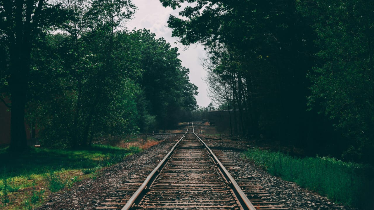 Ilustrasi rel kereta api.