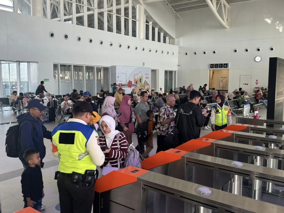 Penumpang kereta cepat Whoosh meningkat tajam saat arus balik libur Maulid Nabi.
