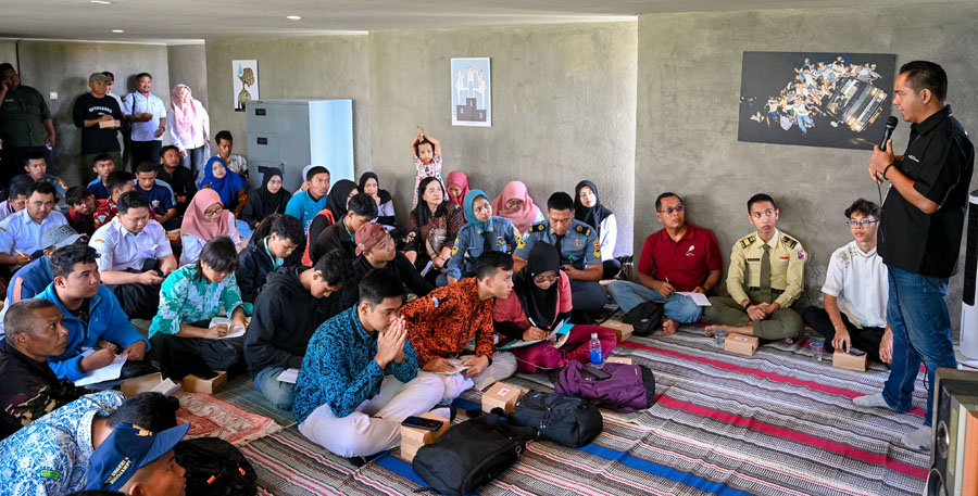 Perwakilan peserta LKBB 2024 mengikuti temu teknik di lantai 3 Grha Pena Banyuwangi, Rabu (18/9).