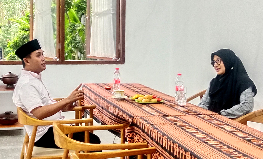 SILATURAHMI: Ipuk Fiestiandani bertemu Gus Munib di Desa Kepundungan, Kecamatan Srono, pada Senin (23/9)