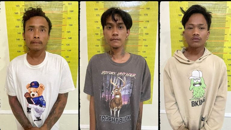 FOTO: Angga (dari kiri), Yuda Andriawan (tengah), dan Wahyu Setiawan (kanan).